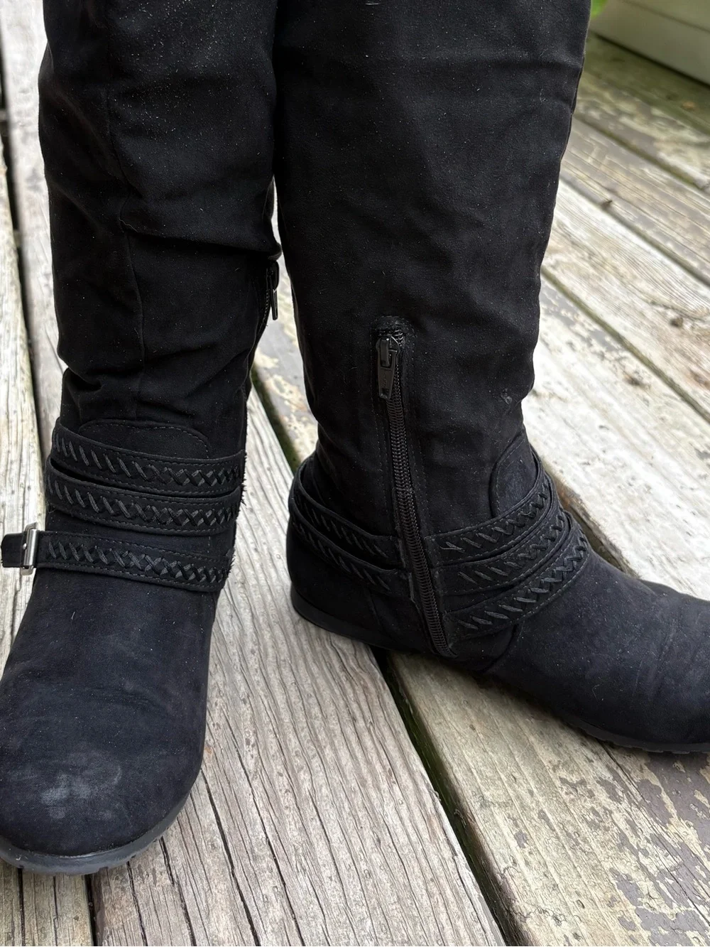 Women’s SO Black Suede Knee-high Boots with Braided Strap size 6.5